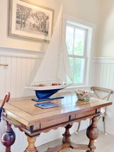 Luxury Nantucket Vacation Rental - Entry table